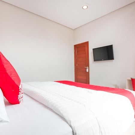 ג'קרטה Oyo 148 Cempaka Place Homestay מראה חיצוני תמונה