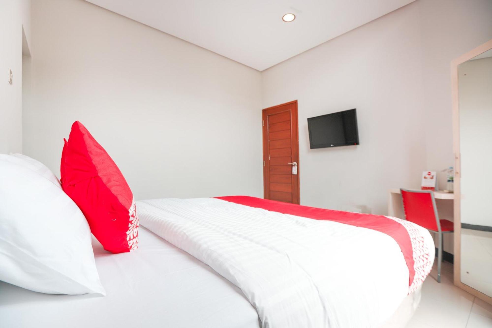 ג'קרטה Oyo 148 Cempaka Place Homestay מראה חיצוני תמונה
