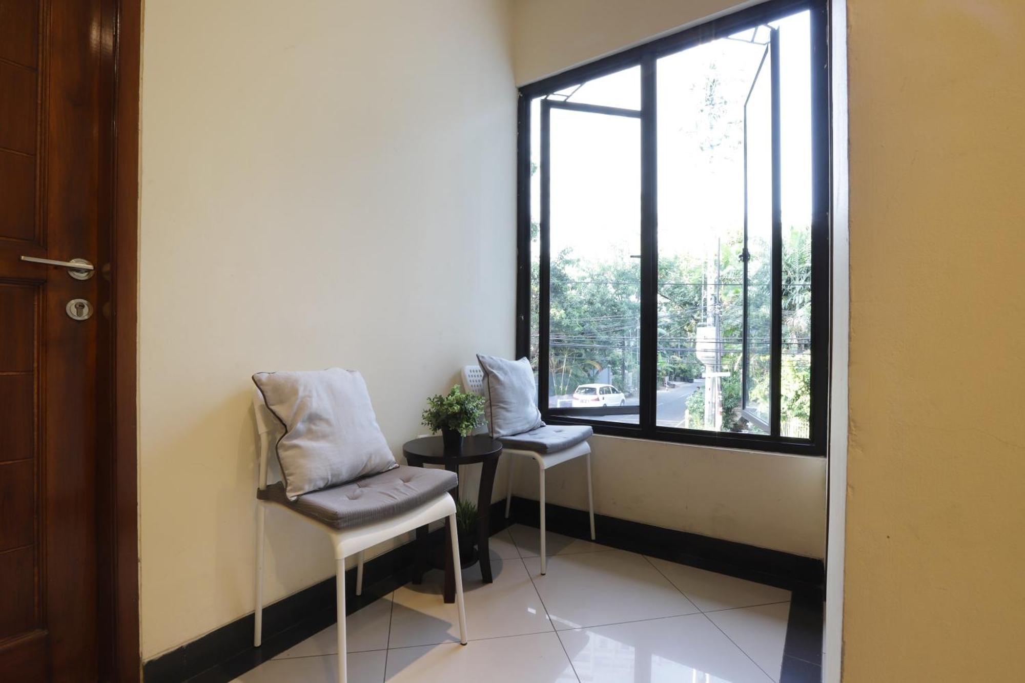 ג'קרטה Oyo 148 Cempaka Place Homestay מראה חיצוני תמונה