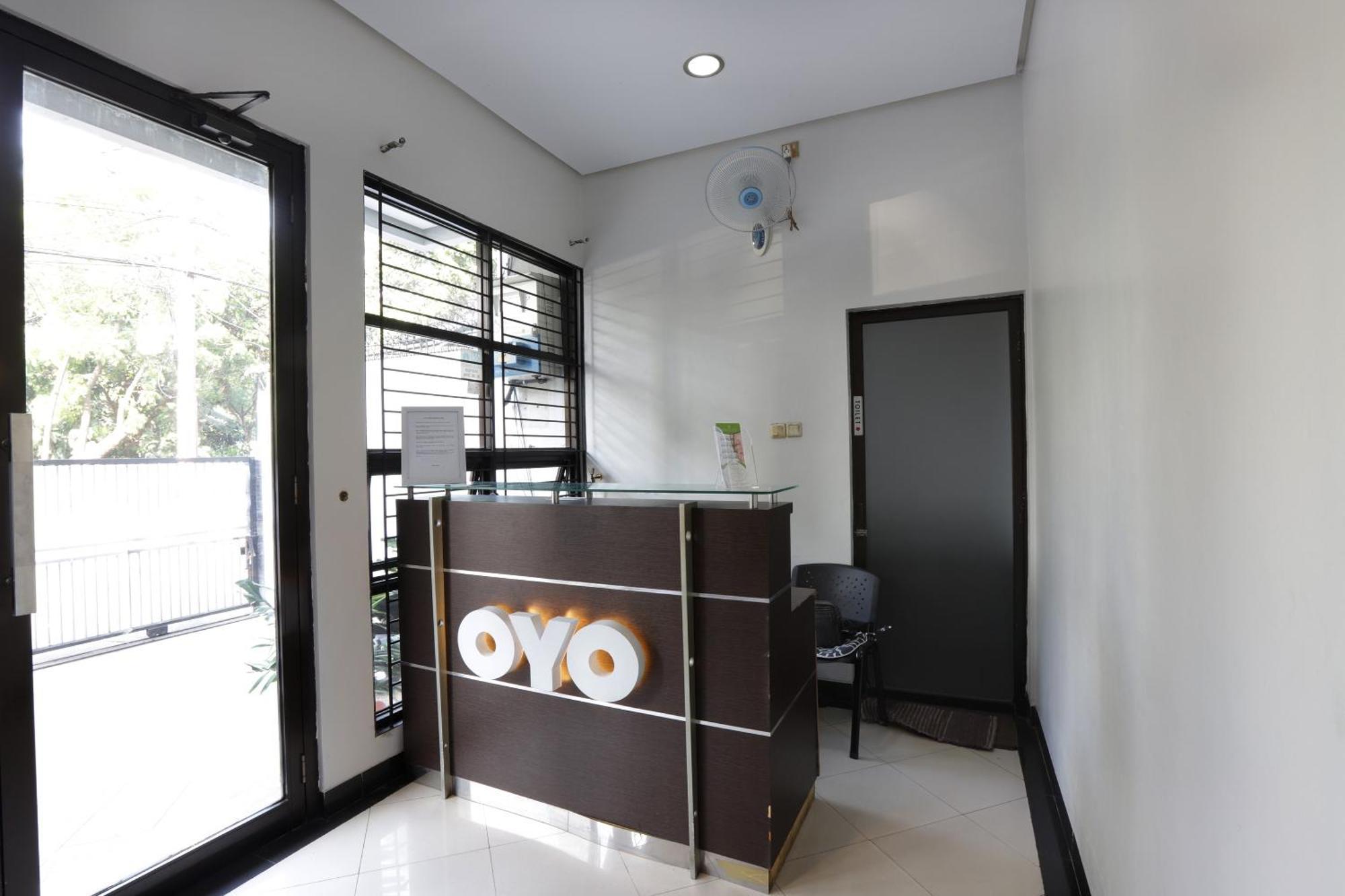 ג'קרטה Oyo 148 Cempaka Place Homestay מראה חיצוני תמונה